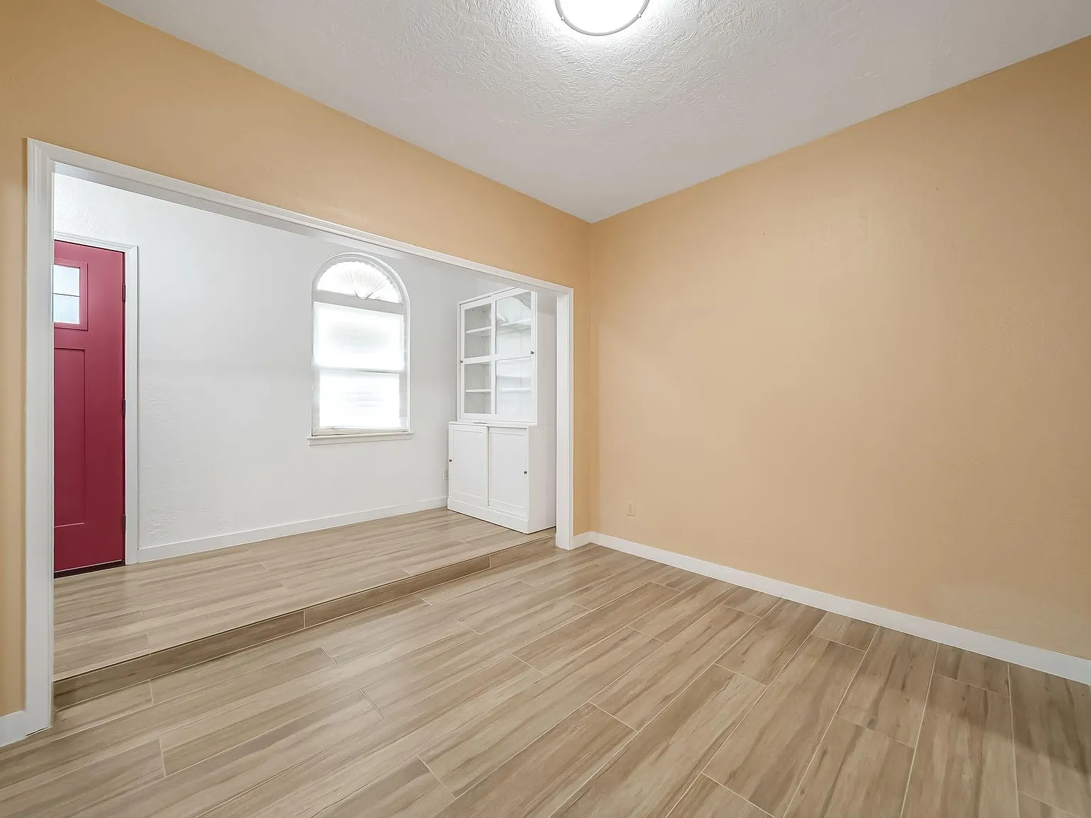 3 bed, 2.5 bath, 1894 sqft, $2,225 — Photo 4