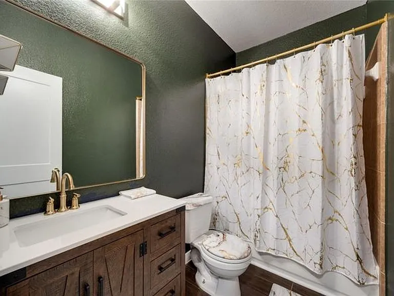 4325 Rolling Water Dr — Photo 16