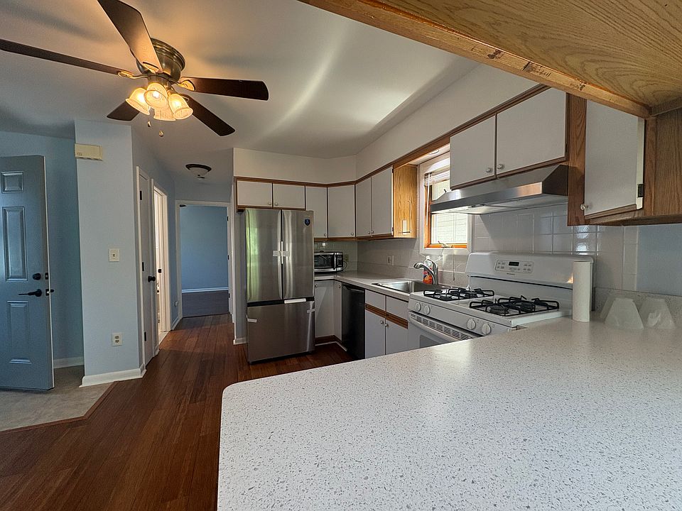 1st image of 29 Wood St Floor 2