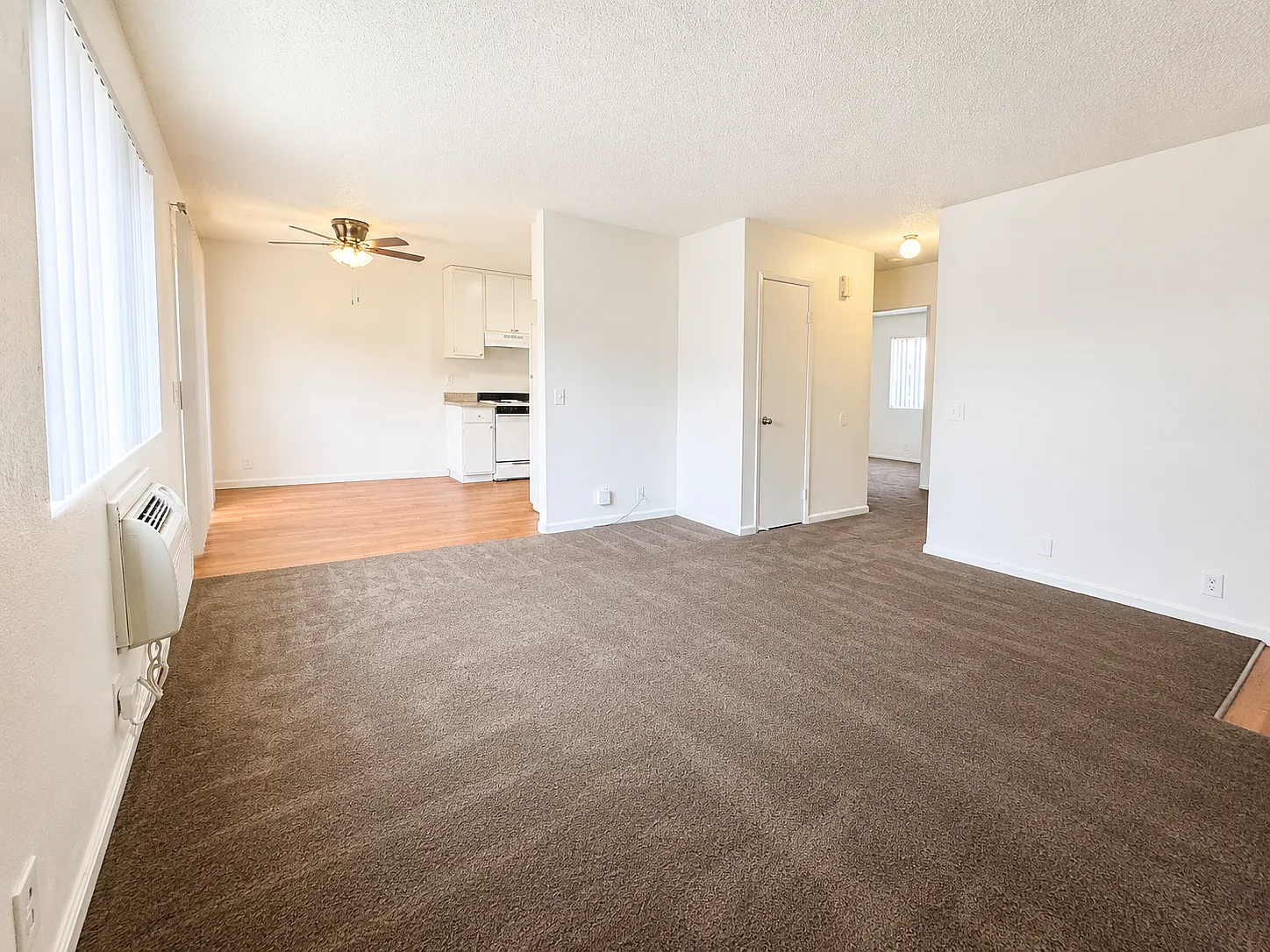 2 bed, 870 sqft, $2,060 — Photo 3