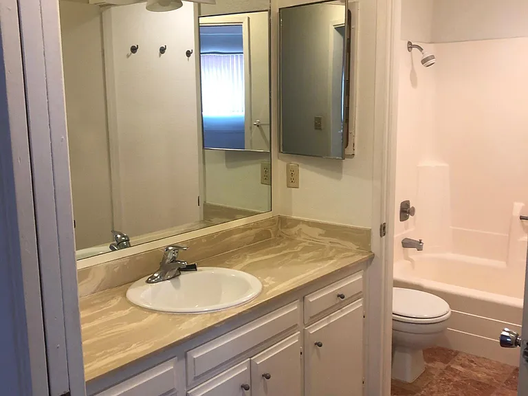 1636 Oliver Ave #3 — Photo 5