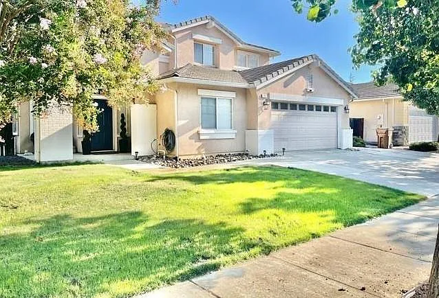 709 Thompsons Dr — Photo 2