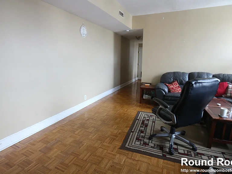 17 Highgate St #16 — Photo 3