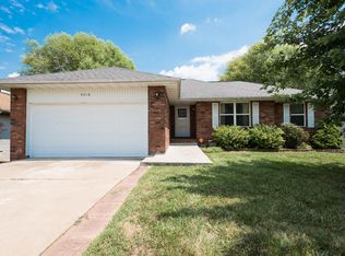 3318 S Palisades Dr, Springfield, MO 65807