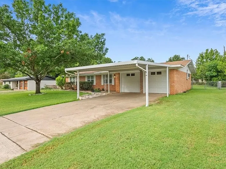 316 Cranbrook Dr — Photo 5