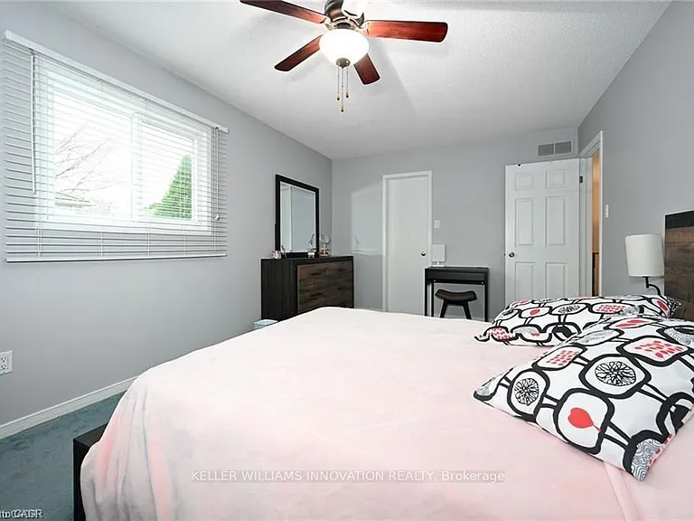 8 Buss Ct — Photo 16