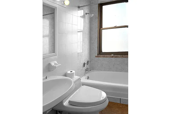 Rented by Warburg | media 8