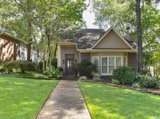 3 Forest Cir, Little Rock, AR 72211