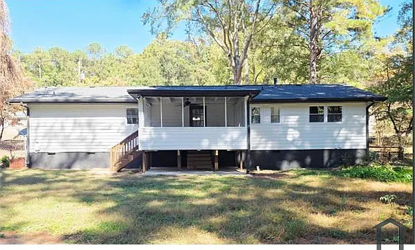 110 Amanda Ct — Photo 2