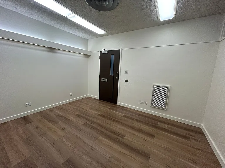 1109 12th Ave #102 — Photo 3