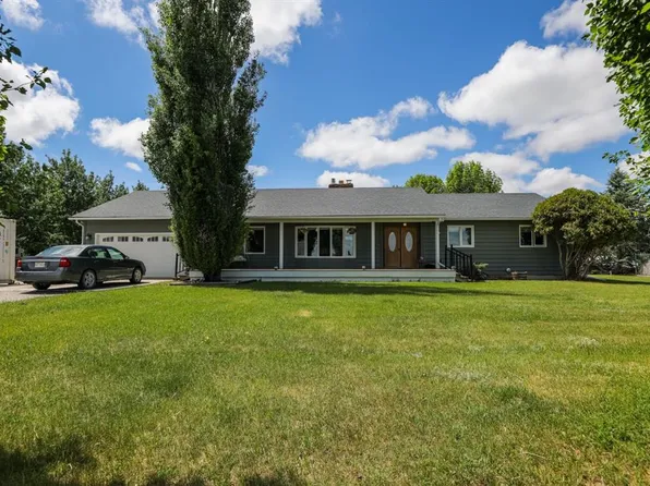 54 4th Ave E, Cardston, AB T0K 0K0