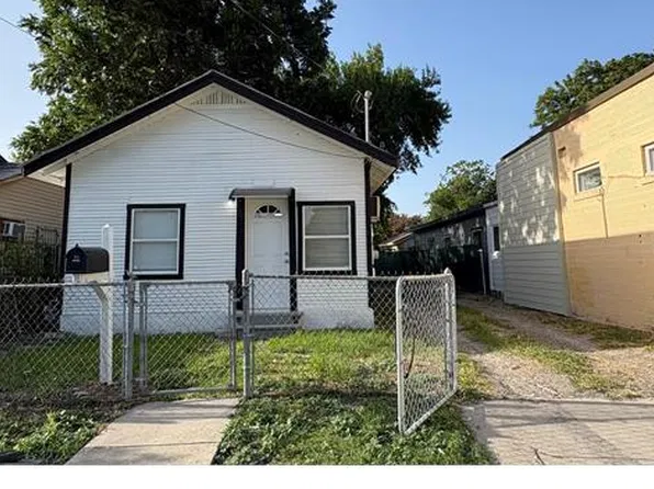 1043 Delgado St, San Antonio, TX 78207