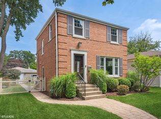 221 N Chester Ave, Park Ridge, IL 60068