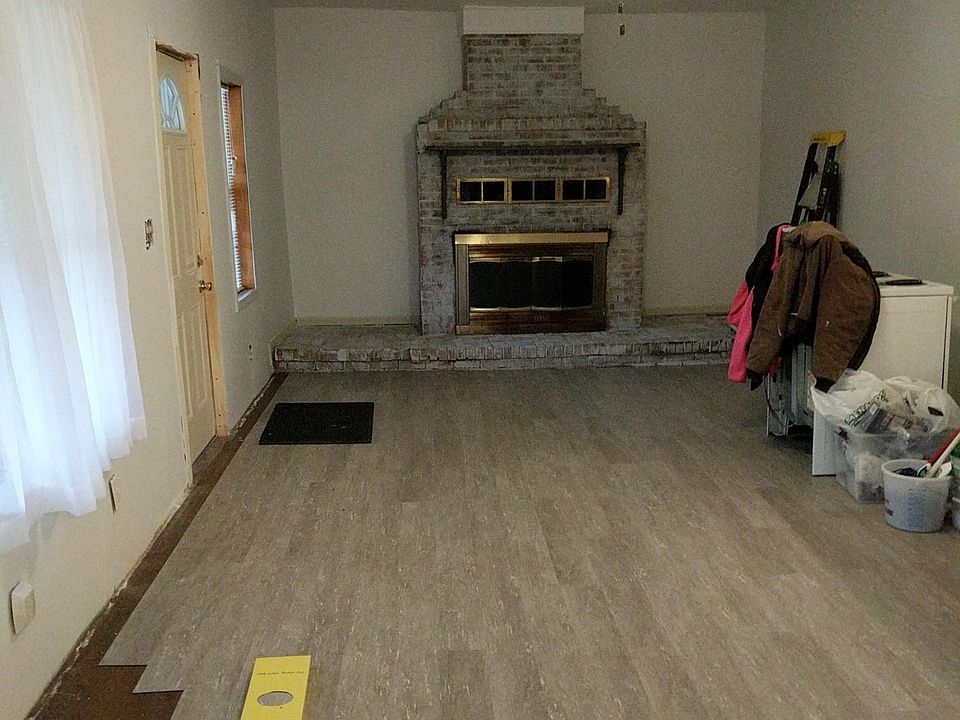 1st image of 881 Forest Dr