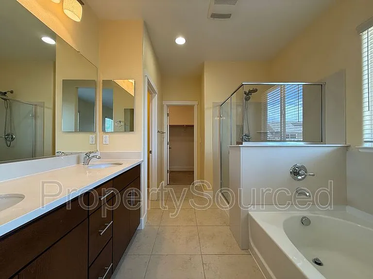18517 Admiral Way — Photo 26