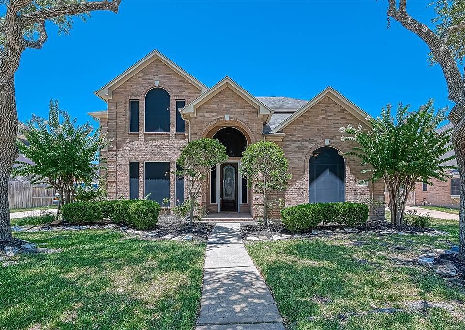 1st image of 1614 Crescent Oak Dr