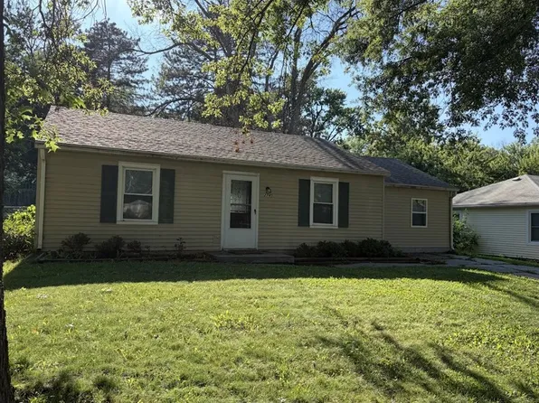 2745 S 37th St, Lincoln, NE 68506