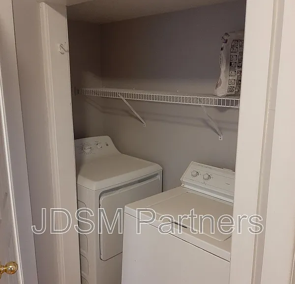 1570 Detroit St #1 — Photo 10