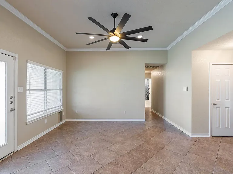2604 Bluebonnet Valley Dr — Photo 14