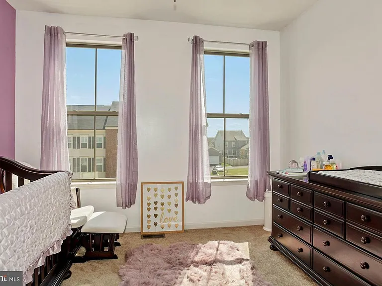 944 Basswood Dr — Photo 20
