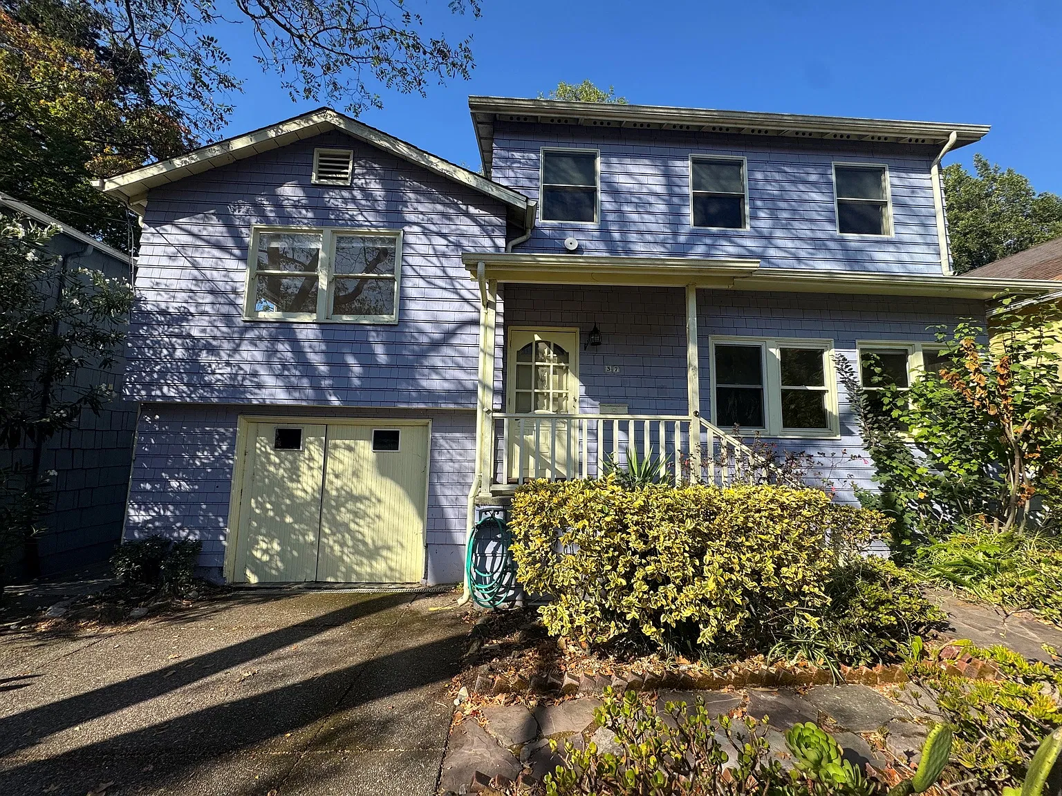 3 bed, 1430 sqft, $3,950 — Photo 1