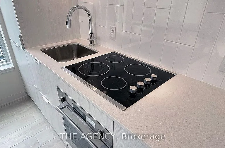 35 Tubman Ave #Penthouse 1115 — Photo 37