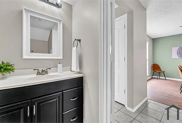 4 bed, 2213 sqft, $4,000 — Photo 3