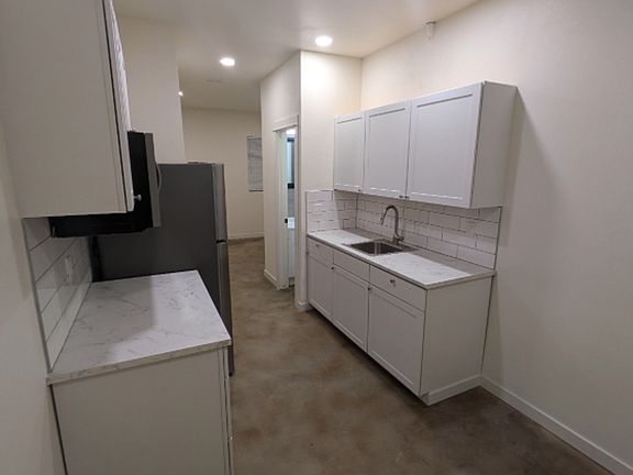 3rd image of 539 W Taylor Ave #2