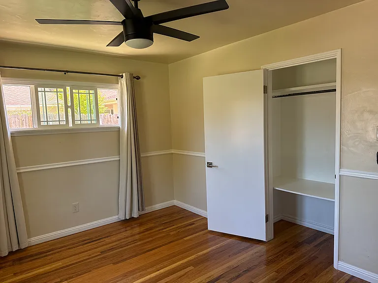 270 Walnut St — Photo 9
