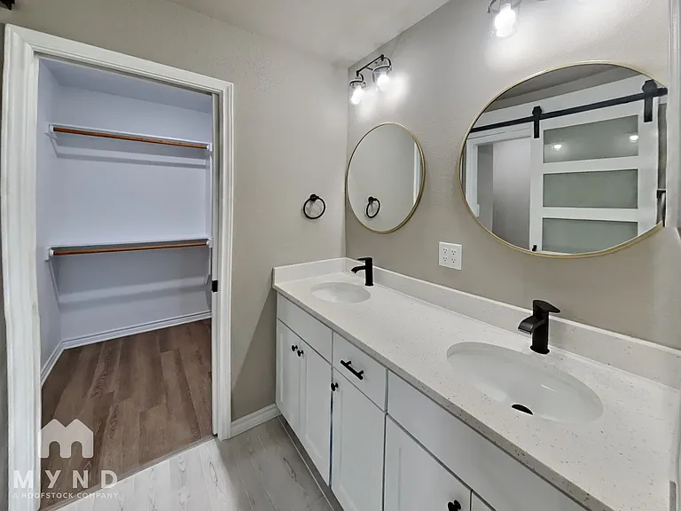 5401 Ashworth Ct — Photo 10