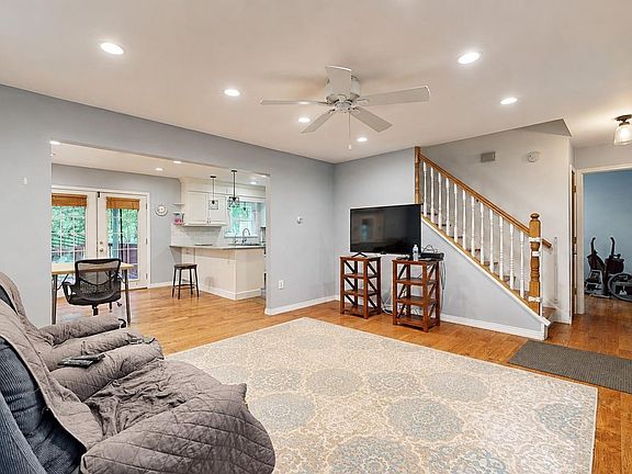 5th image of 131 Asbury Rd