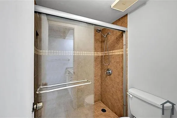 906 Twin Lakes Dr #8-J — Photo 15