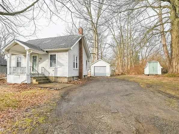 5305 Park Rd, Leavittsburg, OH 44430