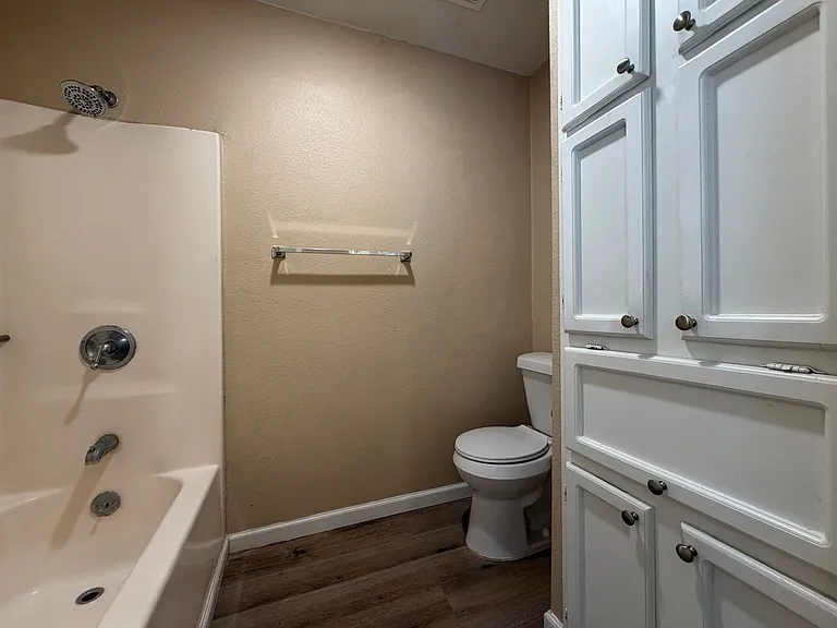 4226 Walnut Hills Dr #4 — Photo 28
