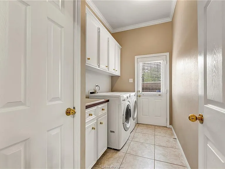 4601 Valley Brook Cir — Photo 30