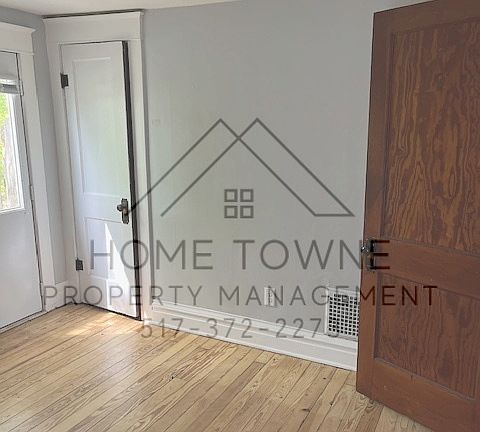 5th image of 1211 W Lenawee St