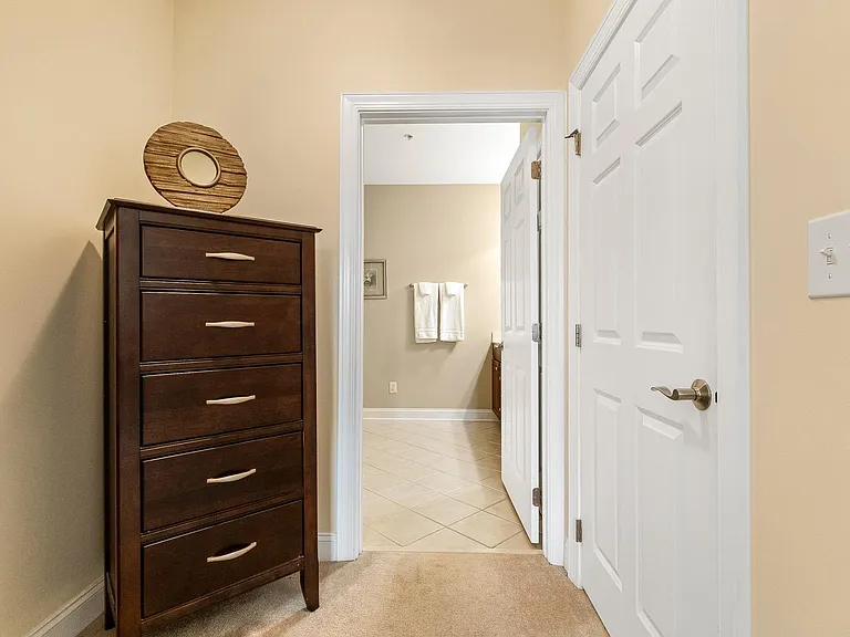 10400 Rosegate Ct #201 — Photo 35