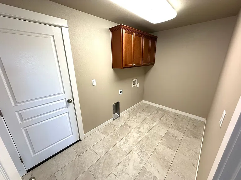 4832 SW Volcano Ave — Photo 7