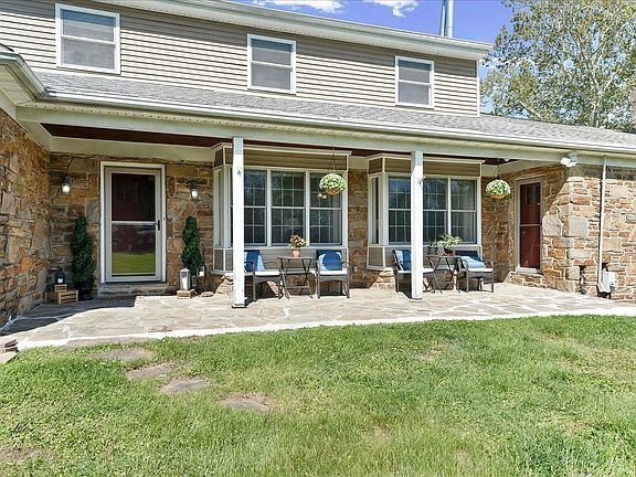 4th image of 779 Concord Rd