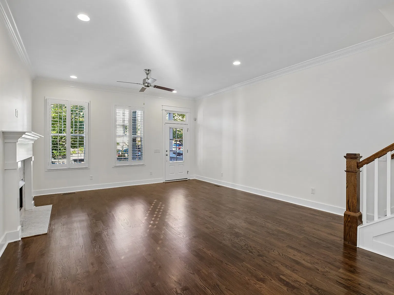 4 bed, 3.0 bath, 2492 sqft, $6,500 — Photo 2