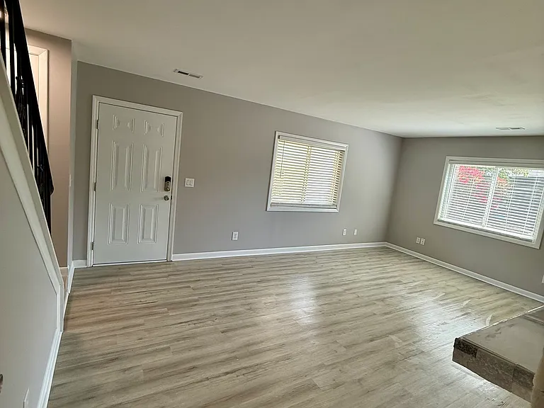 1471 Turkey Ridge Rd #B — Photo 3