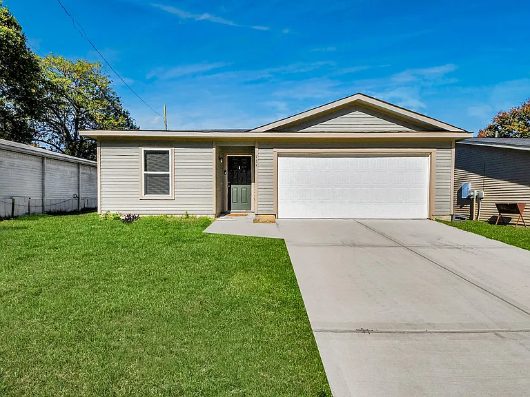 164 Goldenrod — Photo 40
