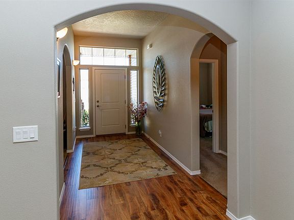 3rd image of 2711 W Parkway Ave
