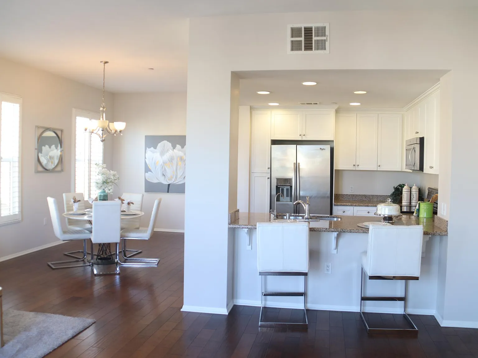 2 bed, 1290 sqft, $3,500 — Photo 4