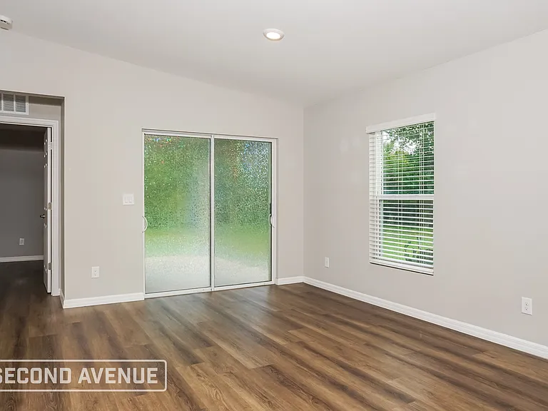 678 Rutland Cir — Photo 5