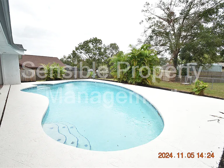 3827 Frostwood Ct — Photo 38