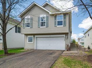 7502 Hampton Ln, Shakopee, MN 55379