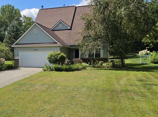 9594 N Bass Ct, Pinckney, MI 48169