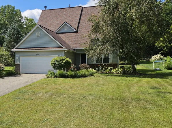 9594 N Bass Ct, Pinckney, MI 48169