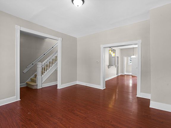 5th image of 3913 Fairview Ave